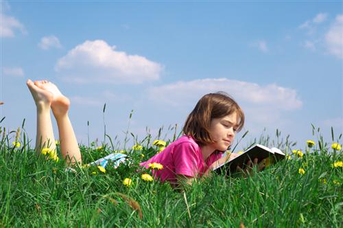 girl reading 